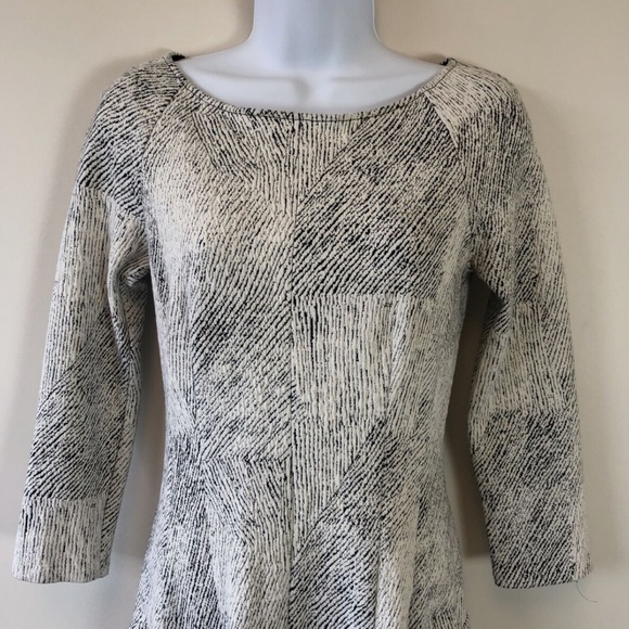 Banana Republic White Black Marled
Knit Drop Waist Ruffle Shift Dress - Picture 4 of 9